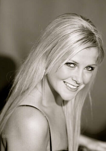 Nicole Bowser headshot, dance teacher at Live to Dance Academy in Oakville